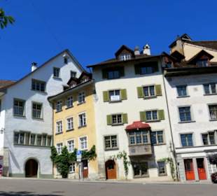 Häuser verschiedener Baustile