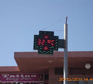 Temperaturanzeige vor dem Yumbo Center