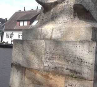 Kriegerdenkmal Stein gewordener Geist des Krieges 