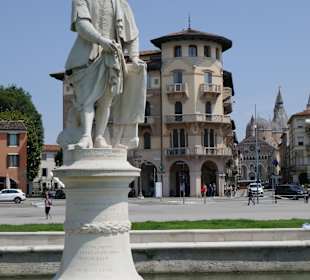 Prato de Valle dahinter die Innenstadt