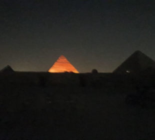 Lasershow Giseh Pyramiden