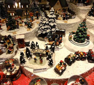 Spaziergang über den Märchenweihnachtsmarkt