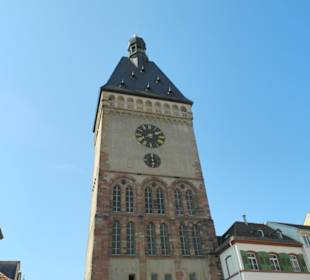 Der Turm mit den 2 Zifferblättern