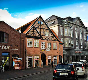 Магазины в центре на любой вкус.