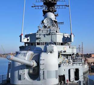 Die Vorderdeckkanone der "Mölders"