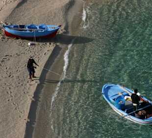 Fischer am Strand von Tropea