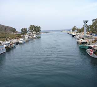 Flussmündung und Hafen