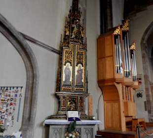 Orgel im Hintergrund