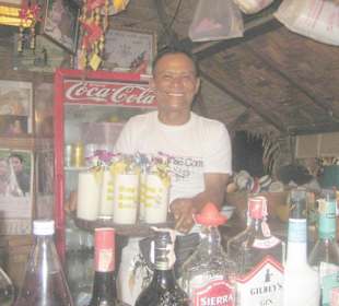 Sing's Beach Bar neben den Evasons