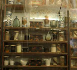 In der historischen Klosterapotheke in Valldemossa