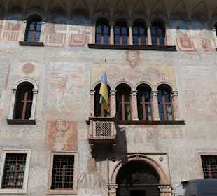 Blick von der Straße zum Palazzo Geremia