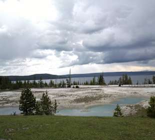 West Thumb Geyser Basin, Yellowstone Lake,