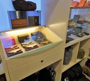 Rundgang durch die Verkaufsräume des Mohrenhauses