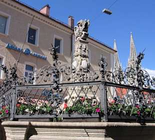 Brunnen auf dem Neupfarrplatz
