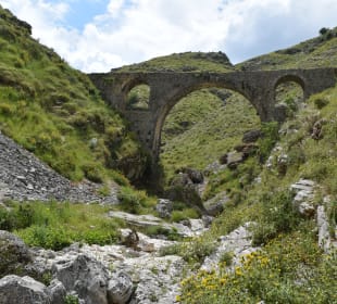 Canyon mit der Ali Pasha Brücke