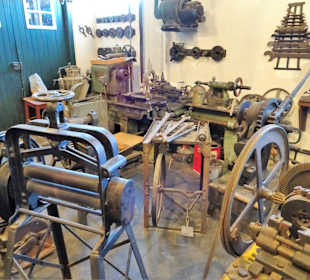 Blick in eine alte Schiffswerkstatt