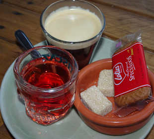 Espresso und Rum als Abschluss