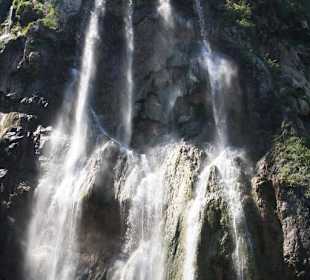 Großer Wasserfall
