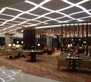 Emirates First Class Lounge, A 380 Hub