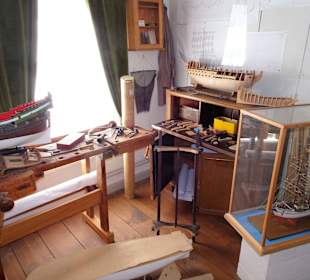 Werkstatt eines Schiffsmodellbauers