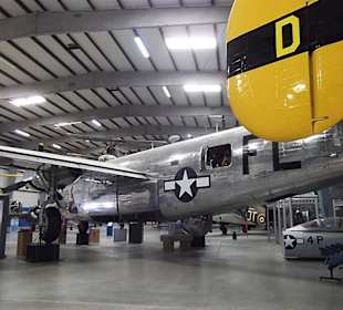 In einem der fünf Hangars