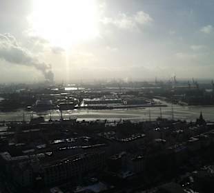 Überblick über den Hafen vom Michel aus