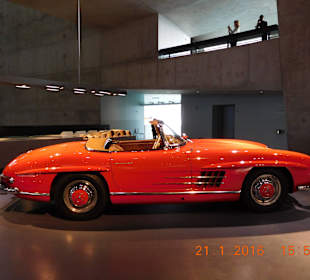 Музей Мерседес-Бенц