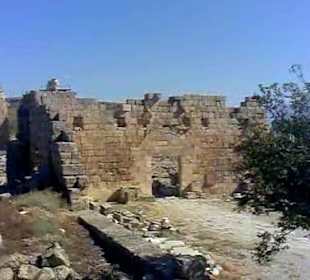 Древние стены