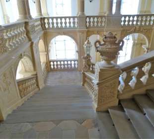 Blick in das Treppenhaus von Schloss Weissenstein