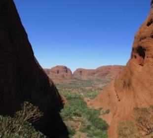 Am Karingana Lookout mit Blick auf steilen Abstieg