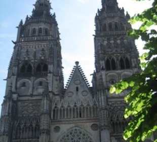 Kathedrale von Tours: Doppeltürme