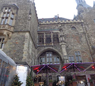 Geschmücktes Rathaus