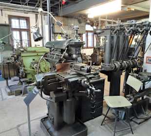 Rundgang durch die Hallen der Gesenkschmiede