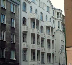 Ulica Lwowska - odrestaurowana kamienica