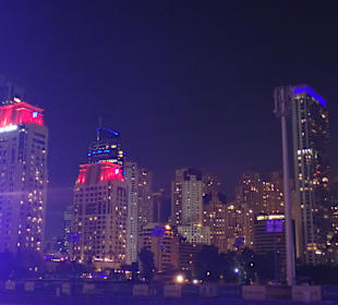 Skyline vom Wasser aus....