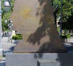 Leibniz Denkmal