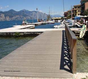 Strandpromenade in Brenzone: Castelletto