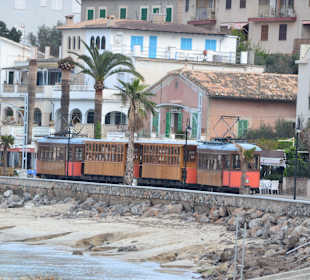 Orangenexpress "düst" durch Port de Soller