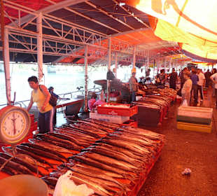 Fisch- und Gemüsemarkt