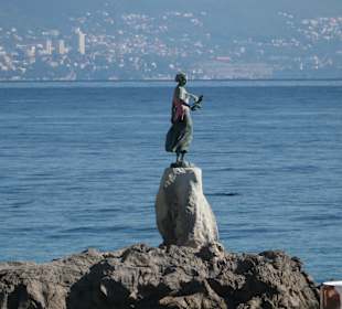 Statue Mädchen mit der Möve in Opatija