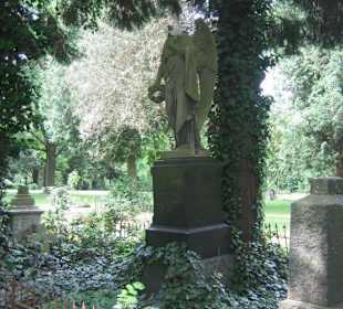 Grabstein auf dem alten Friedhof in GI