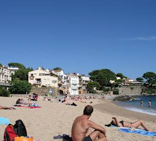 Strand in Calella, ca. 550m vom Hotel Port Bo