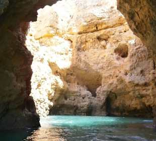 Blick ahleus einer Höhle