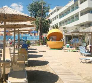 Strand & Promenade vorm Corissia Princess