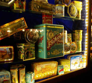 Verkaufstände Christkindlesmarkt Alte Dosen