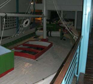 Ausgestelltes Schiff