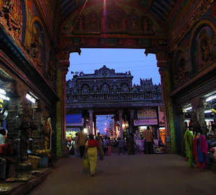 Widok ze środka świątyni