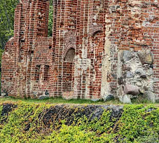 Ruine von der Seeseite