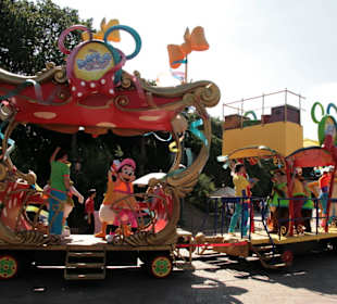 Mickey, Minni Mouse, Goofy auf Tour