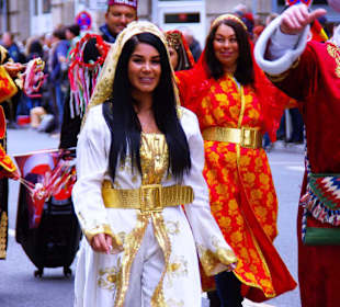 Türken in Tracht